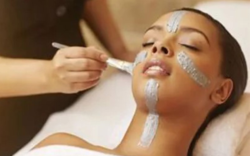 beauty treatment massage-goldfinger-cote-azur-soins-beaute-soin-visage